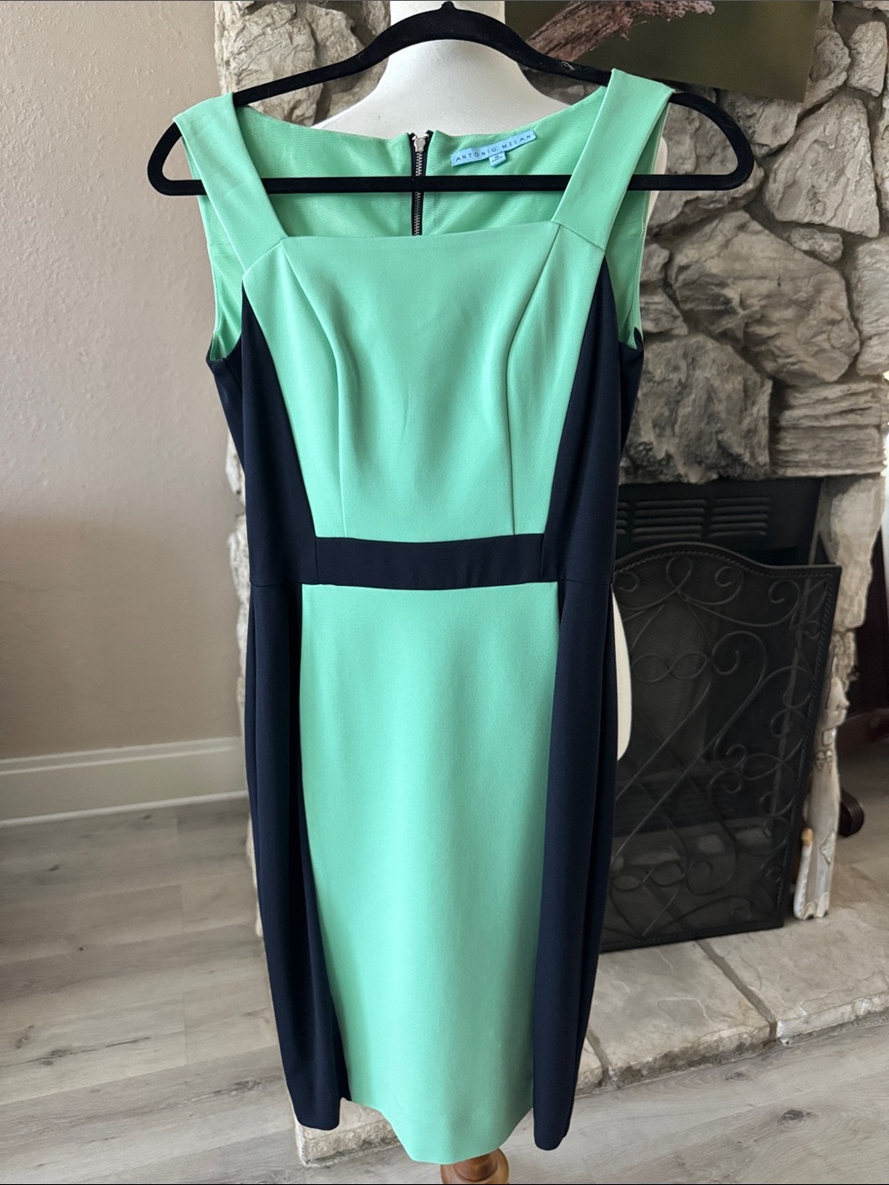 ANTONIO MELANI Mint and Navy Two-Tone Sheath Dress